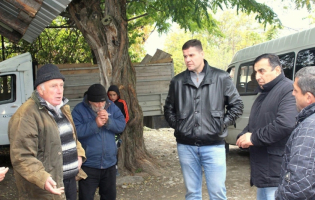 Темур Хубулури встретился с населением Адзви, Ахалубани, Квемо Арцеви, Квеши и Джариашени