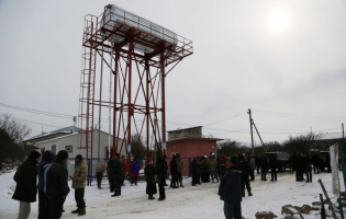 В 10 селах, расположенных близ разделительной линии, завершен первый этап строительства скважин