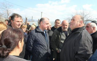 В Мерети губернатор и гамгебели (глава управы) встретились с населением 