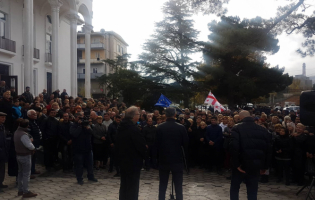 გრიგოლ ვაშაძე შიდა ქართლში წინასაარჩევნო ტურნეს აწყობს