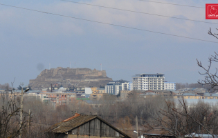 გორელი მშენებლების თქმით, მოთხოვნა მხოლოდ ქალაქის ცენტრში აშენებულ ბინებზეა