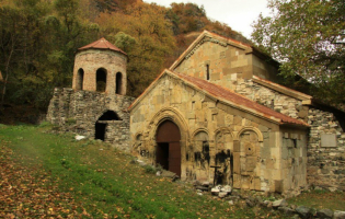 რკონის მე-7 საუკუნის ეკლესიაში საბჯენი თაღები დაირღვა