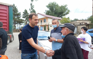 ხაშურის მერობის კანდიდატს ქურდული სამყაროს წევრების მეშვეობით ქონების გადაწვით ემუქრებიან