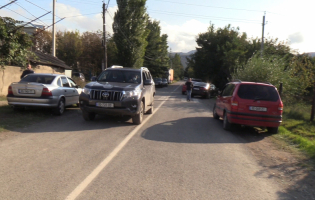 სკრაში დამკვირვებელი ითხოვდა, რომ საარჩევნო უბნიდან გუბერნატორის მოადგილის შვილი გაეყვანათ