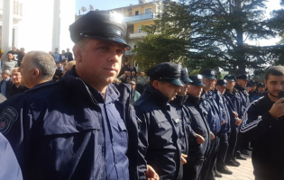 სალომე ზურაბიშვილის საარჩევნო კამპანიის მიმდინარეობას კასპში პოლიცია იცავს