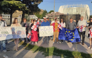 ,,ბოდიში გმირებს'' -  ბიძინა ივანიშვილის განცხადების გასაპროტესტებლად გორში  აქცია გაიმართა